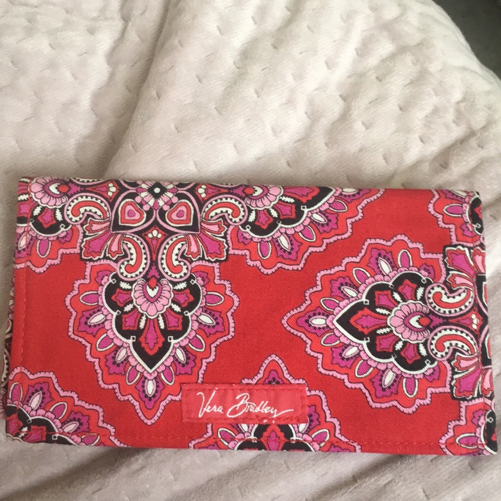 WALLET VERA BRADLEY 6.5” X 3.5” TWO LARGE POCKETS